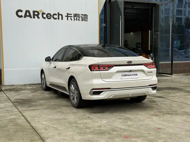 Ford Mondeo — Фото автомобиля 12