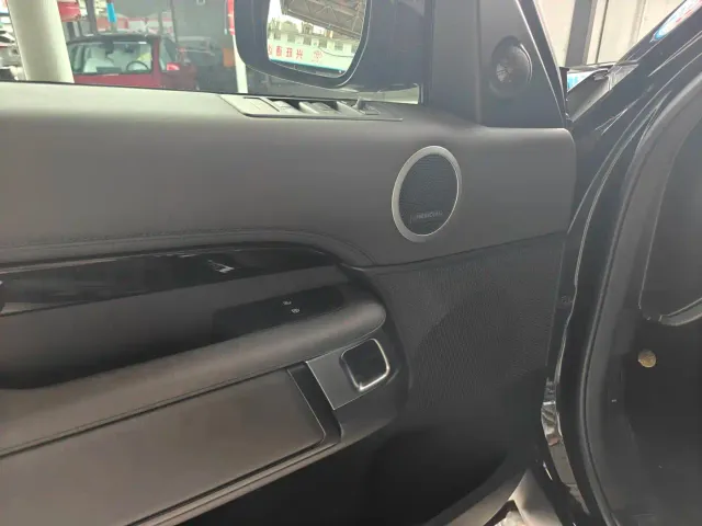 Land Rover Discovery — Фото автомобиля 6