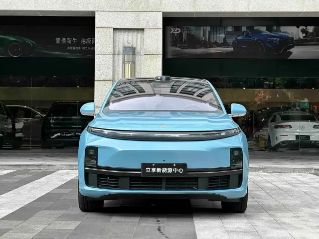 Li Auto L7 — Фото автомобиля 2