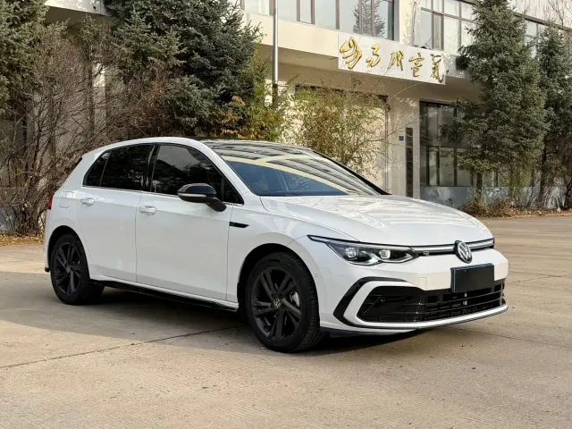 Volkswagen Golf — Фото автомобиля 3