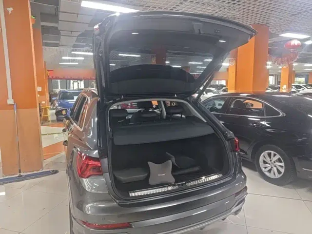 Audi Q3 — Фото автомобиля 14