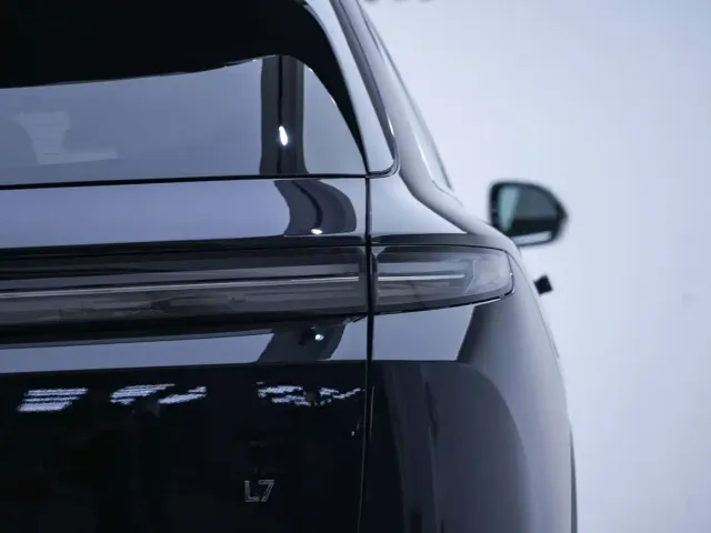Li Auto L7 — Фото автомобиля 15