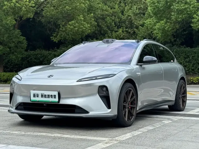 Фотография автомобиля — Nio ET5 Touring