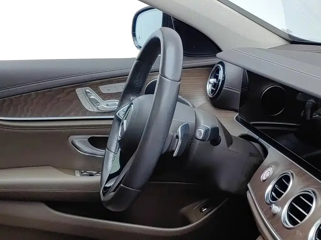 Mercedes-Benz Mercedes-Benz E-Class New Energy 2023 E 350 e L Plug-in Hybrid Sedan — Фото автомобиля 22