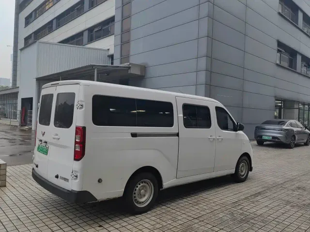 Wuling Yangguang — Фото автомобиля 7