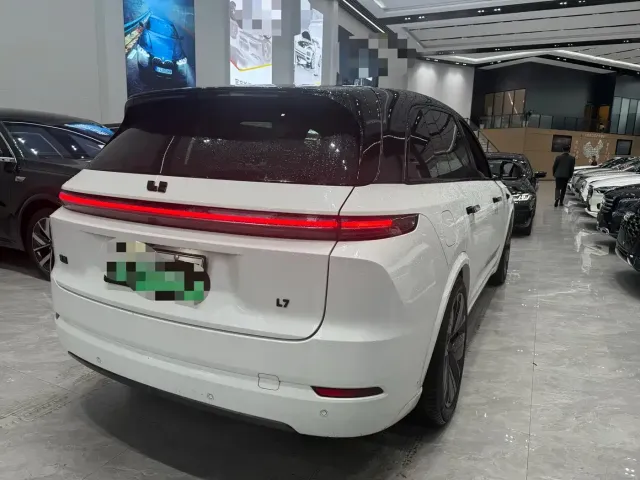 Li Auto L7 — Фото автомобиля 8
