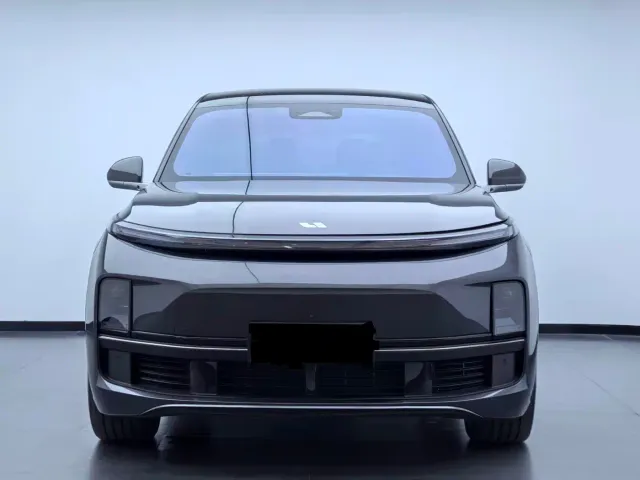 Li Auto L8 — Фото автомобиля 3