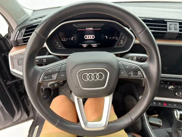 Audi Q3 — Фото автомобиля 11
