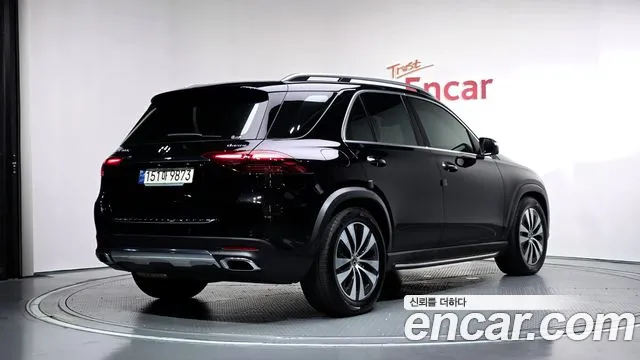 Mercedes-Benz GLE-Class — Фото автомобиля 2