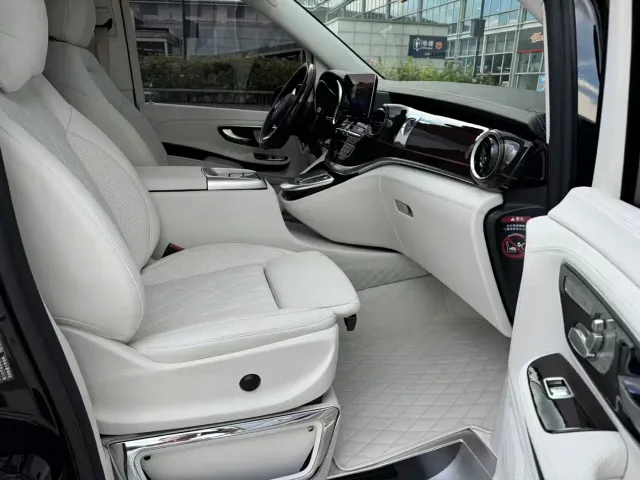 Mercedes-Benz V-Class — Фото автомобиля 14