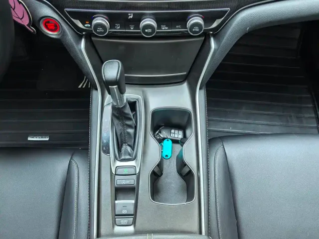 Honda Accord — Фото автомобиля 8