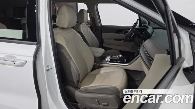 Kia Carnival Generation 4 — Фото автомобиля 16