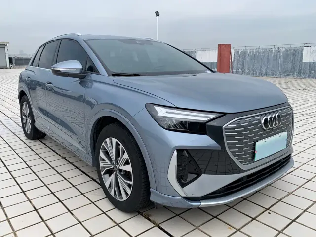 Audi Q4 e-tron — Фото автомобиля 3