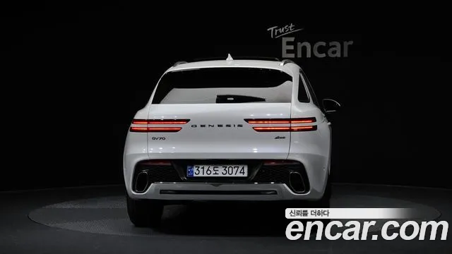 Genesis GV70 2.5T Бензин AWD — Фото автомобиля 4