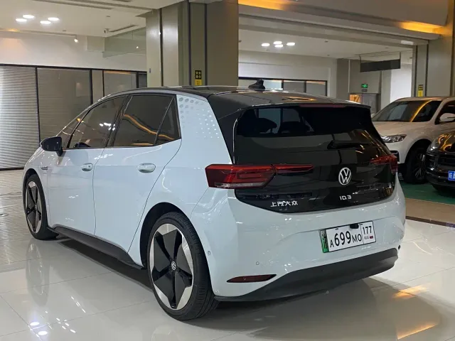 Volkswagen ID.3 — Фото автомобиля 16