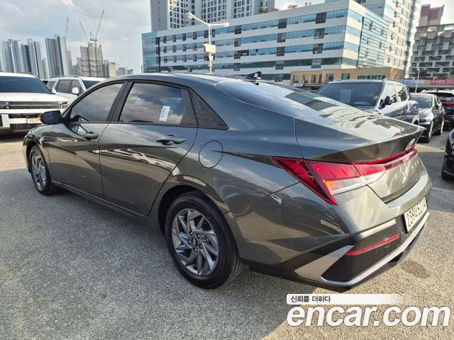 Hyundai Avante CN7 — Фото автомобиля 6