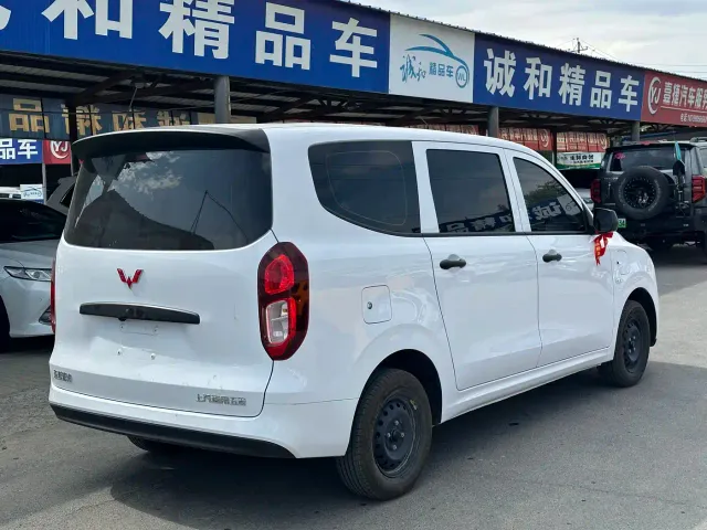 Wuling Hongguang — Фото автомобиля 7