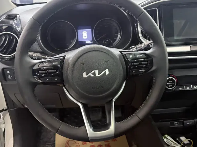 Kia KX1 — Фото автомобиля 8
