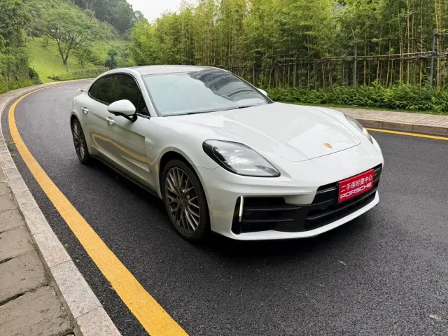 Porsche Panamera — Фото автомобиля 3