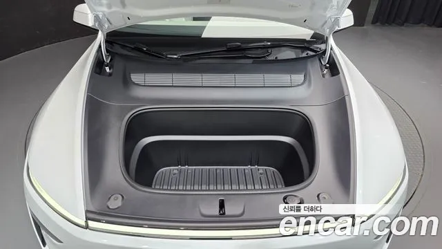 Tesla Model Y — Фото автомобиля 6