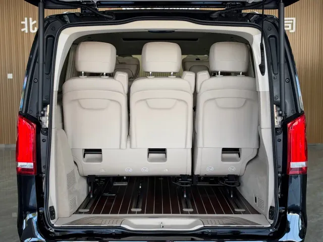 Mercedes-Benz V-Class — Фото автомобиля 17