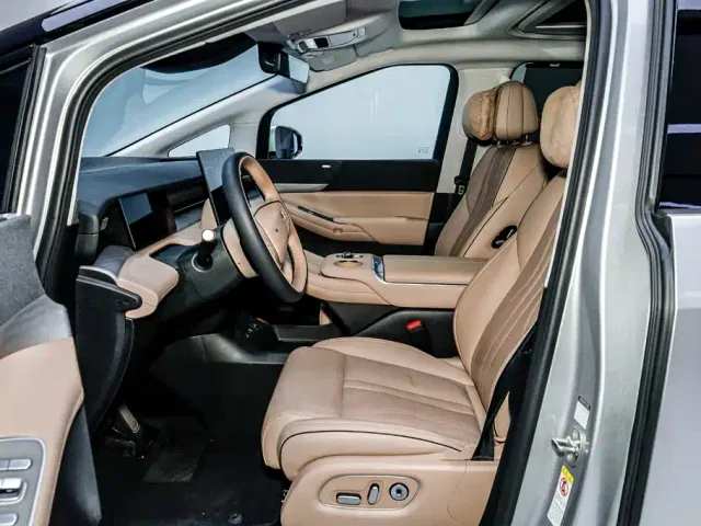 Xpeng X9 — Фото автомобиля 9