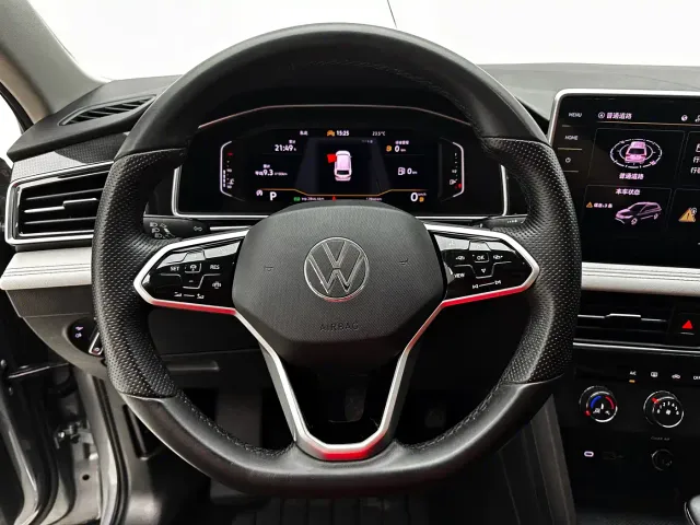 Volkswagen Tiguan L — Фото автомобиля 11