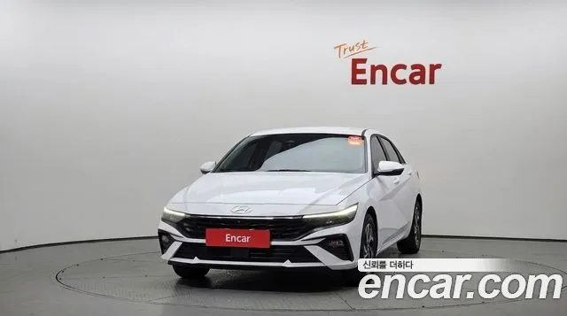 Hyundai Avante CN7 — Фото автомобиля 3