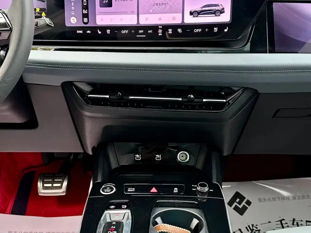 Audi Q6L e-tron — Фото автомобиля 17