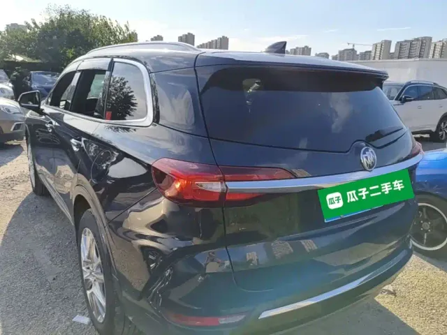 Buick Enclave — Фото автомобиля 4