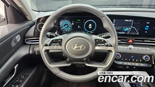 Hyundai AVANTE Новый Avante (CN7) — Фото автомобиля 12