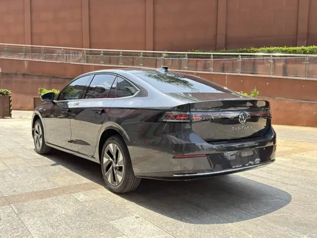 Volkswagen Sagitar — Фото автомобиля 11