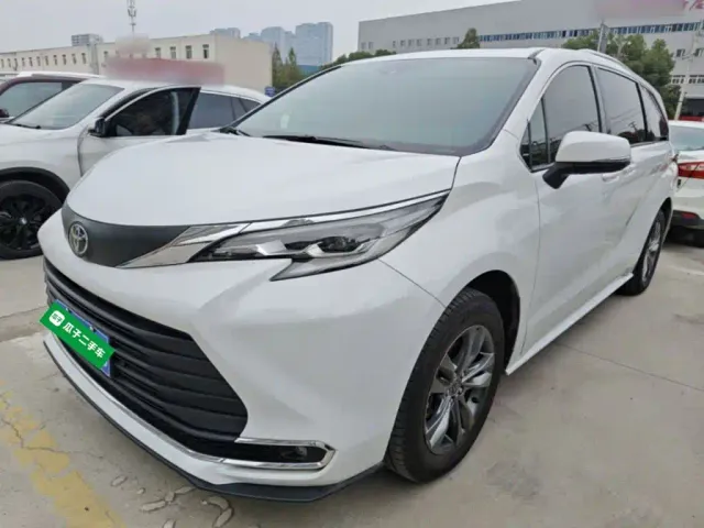 Фотография автомобиля — Toyota Sienna