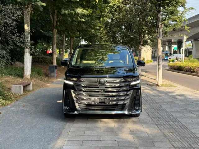 Toyota Vellfire — Фото автомобиля 3