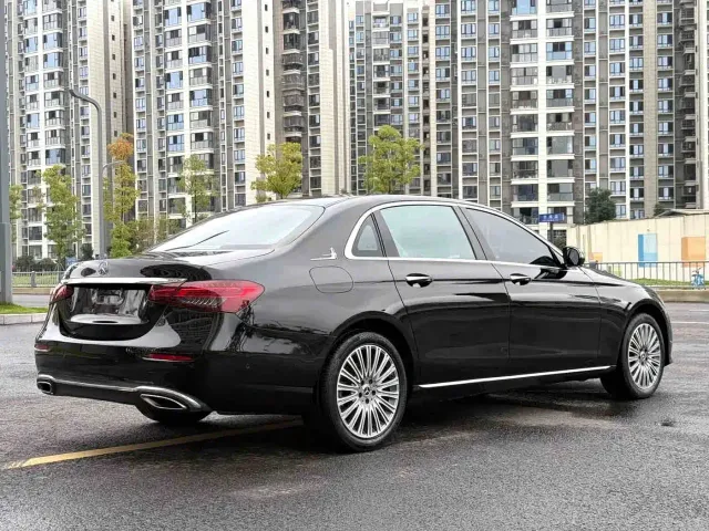 Mercedes-Benz E-Class — Фото автомобиля 9