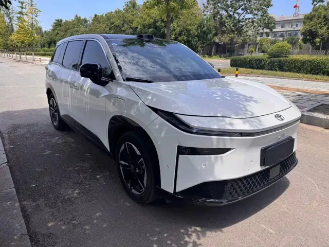 Toyota BoZhi 3X — Фото автомобиля 3
