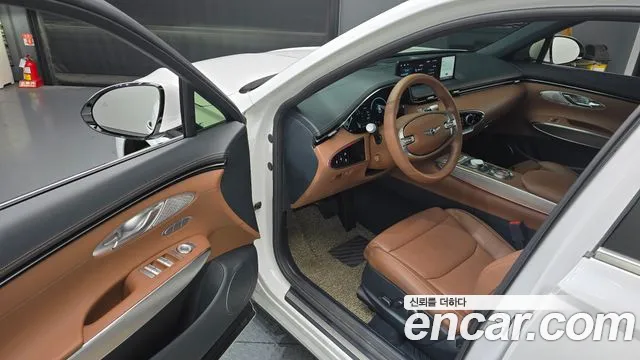 Genesis GV70 — Фото автомобиля 10
