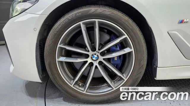 BMW 5 Series G30 — Фото автомобиля 5