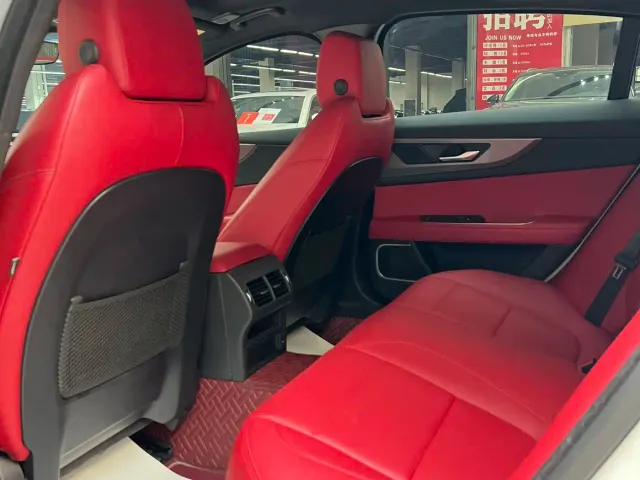 Jaguar XEL — Фото автомобиля 11