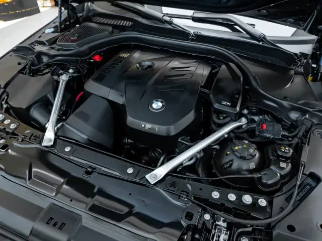 BMW 5 Series — Фото автомобиля 11