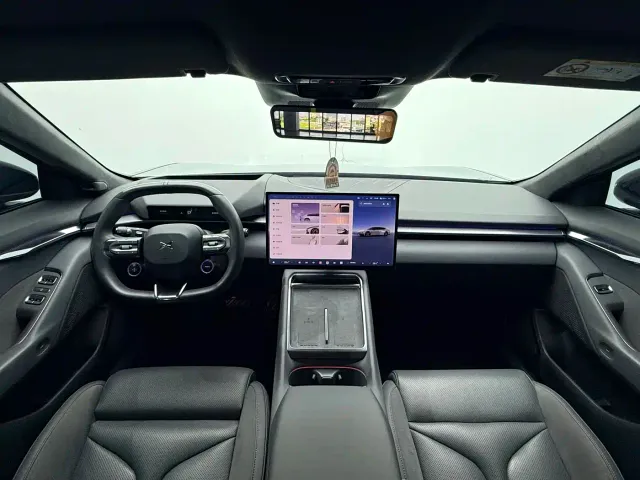 Xpeng P7 — Фото автомобиля 5