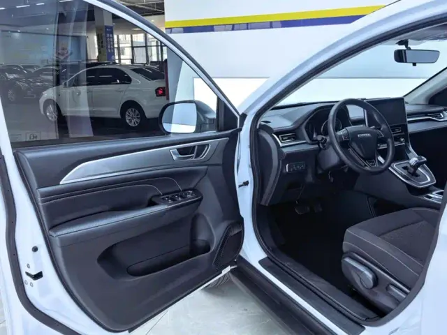 Haval M6 — Фото автомобиля 7