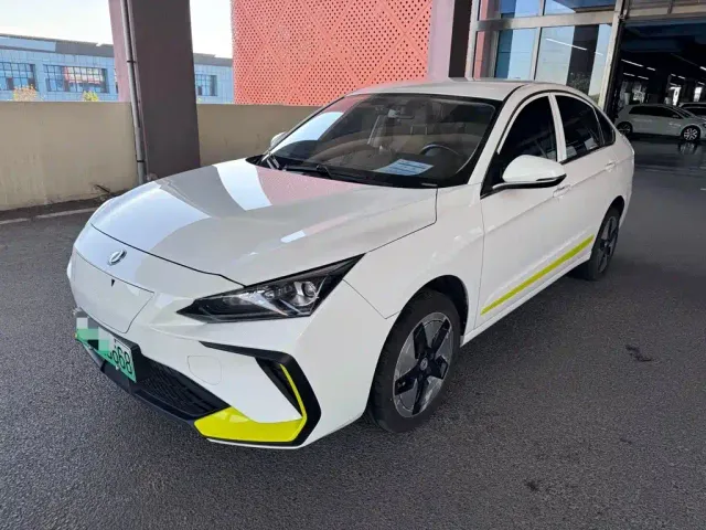 Фотография автомобиля — Dongfeng Fengshen E70