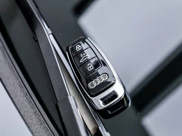 Audi A8 — Фото автомобиля 17
