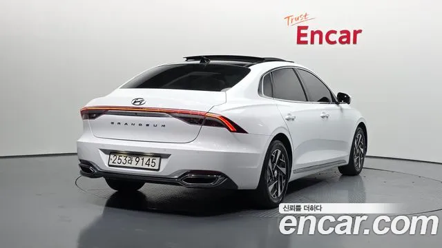 Hyundai Grandeur — Фото автомобиля 2