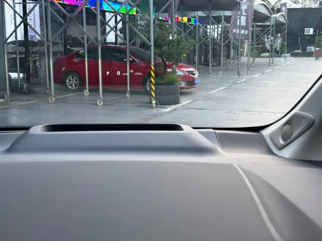 Toyota Alphard — Фото автомобиля 11