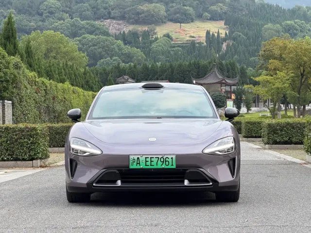 Xiaomi SU7 — Фото автомобиля 2
