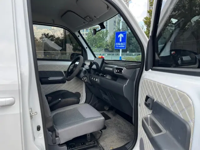 Wuling Zhiguang NEV — Фото автомобиля 17