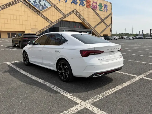 Skoda Octavia — Фото автомобиля 6