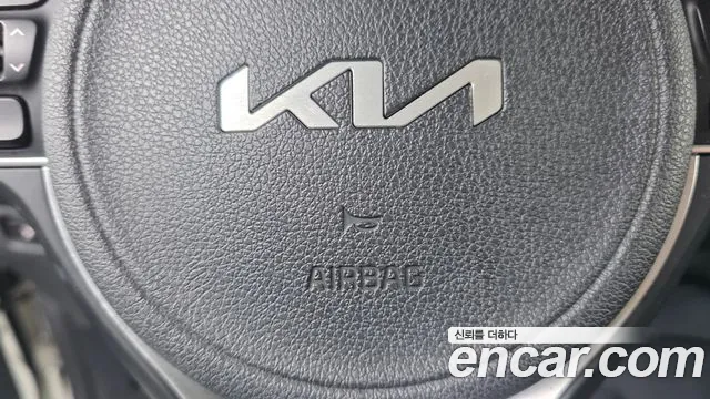 Kia Niro — Фото автомобиля 29